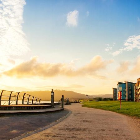 Sea View Apartment At The Beach! Llanelli Ngoại thất bức ảnh